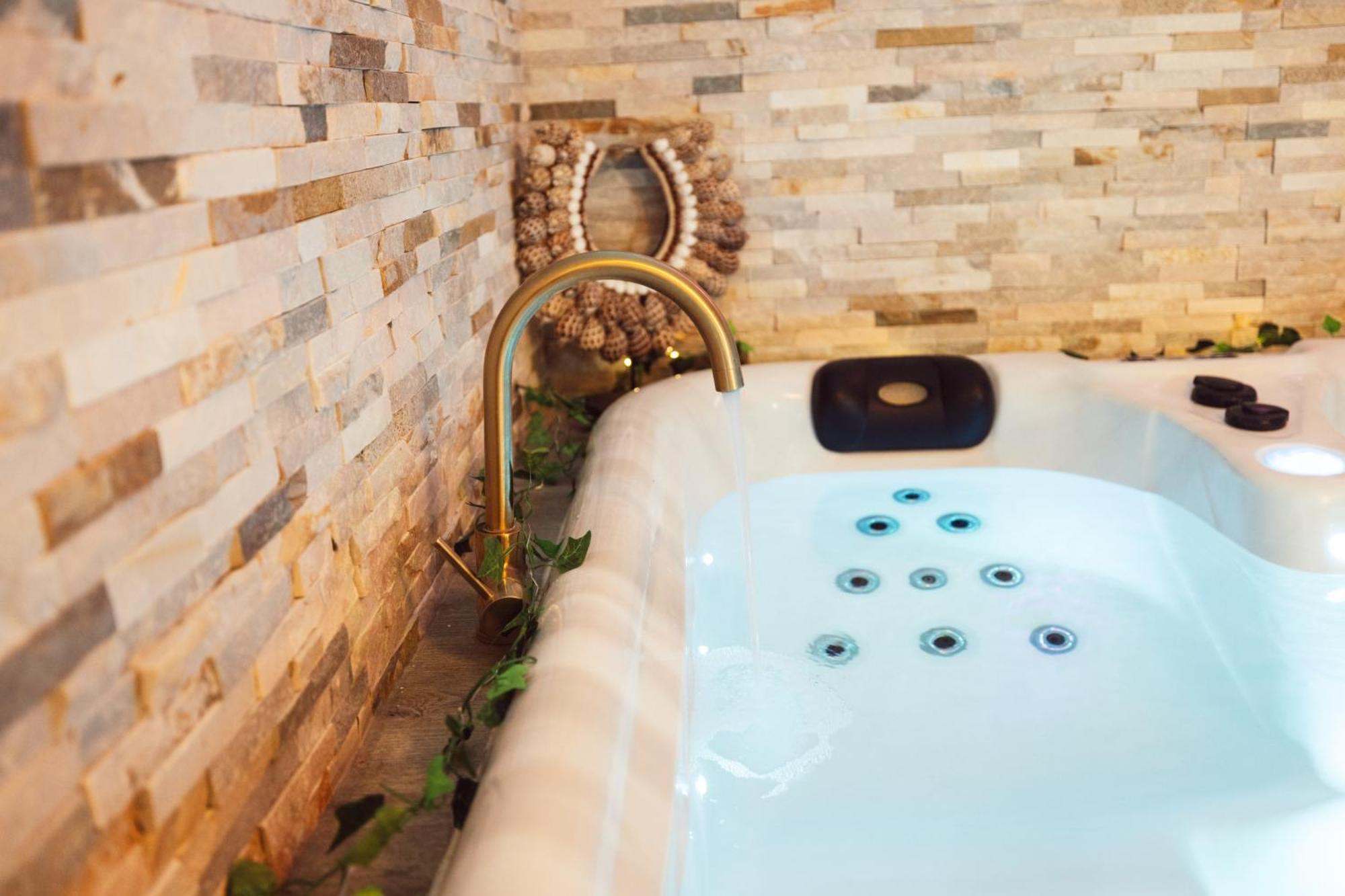 Suite And Spa La Perla Bianca Grabels Exterior photo
